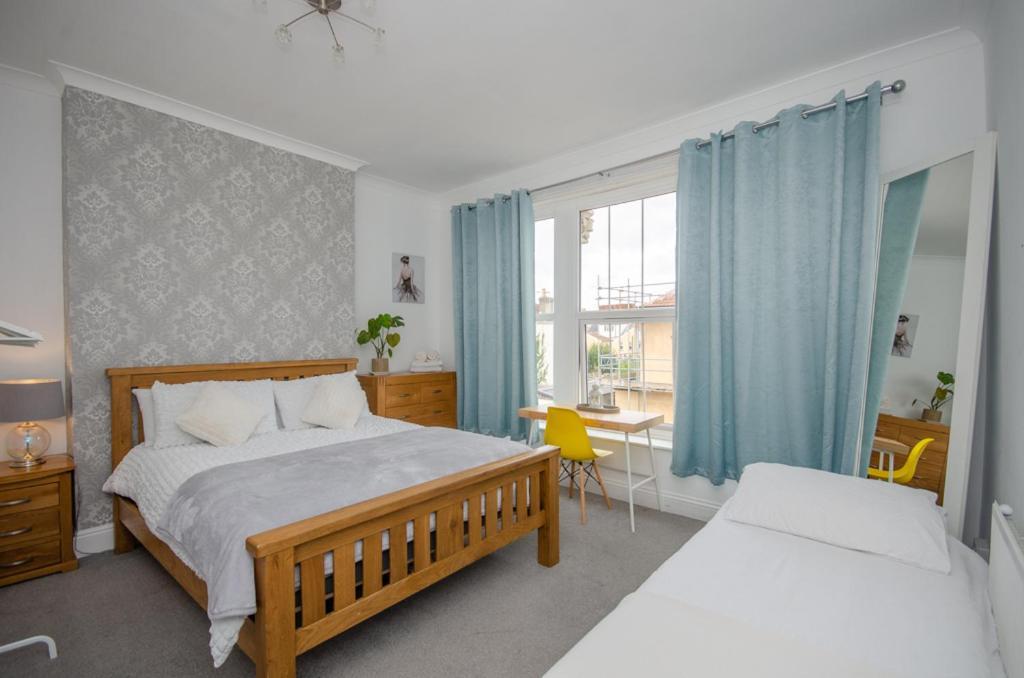 Stylish 91Sqm Victoria 2 Bedroom Apartment Bristol Exterior foto