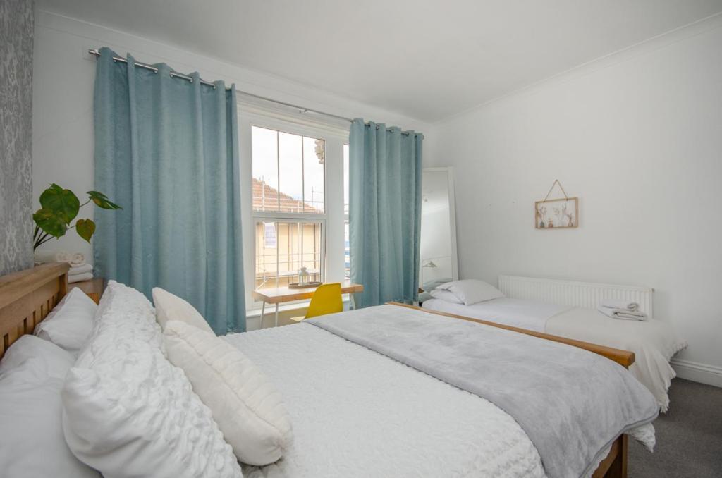 Stylish 91Sqm Victoria 2 Bedroom Apartment Bristol Exterior foto