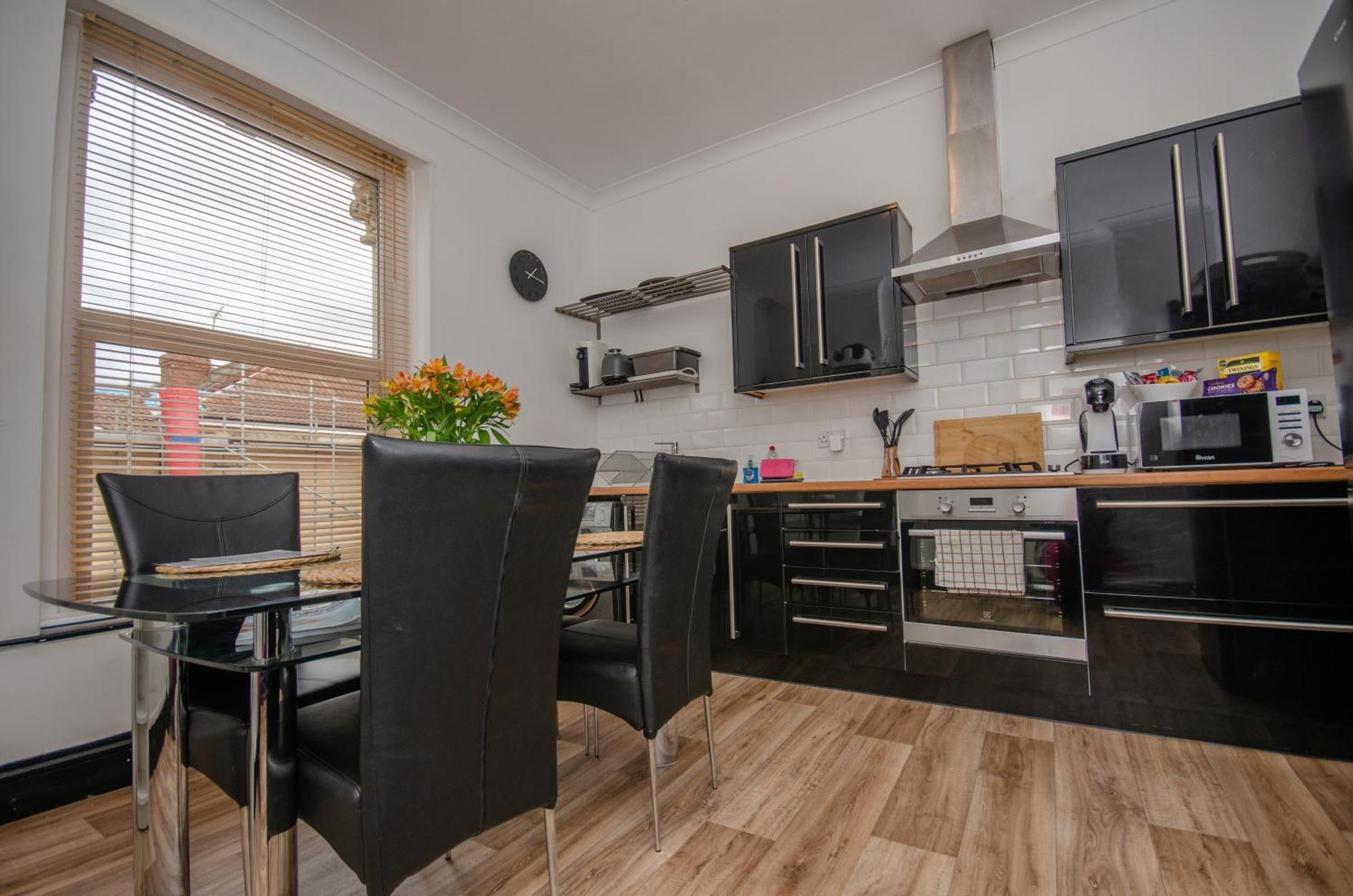 Stylish 91Sqm Victoria 2 Bedroom Apartment Bristol Exterior foto